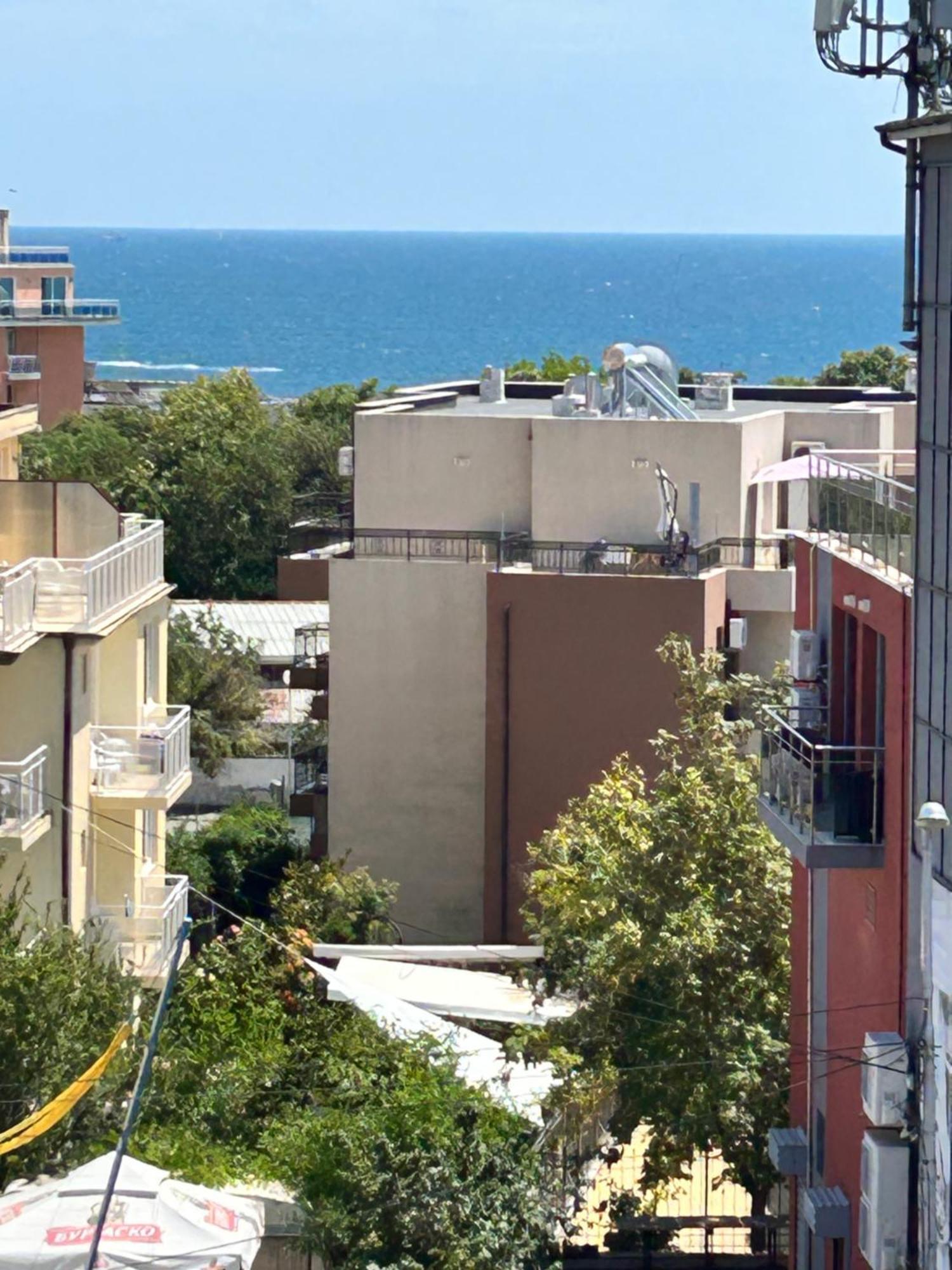 Голям Апартамент С Прекрасна Гледка Кьм Морето Ravda Exterior photo